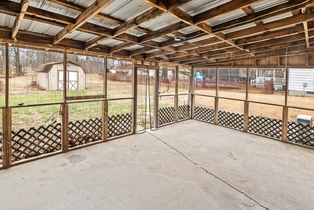 $164,900 | 105 Hickory Grove Lane, Salem, IL 62881