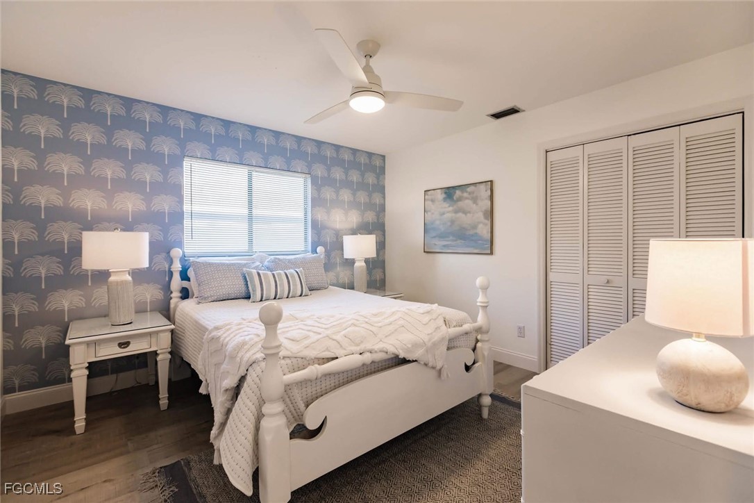 842 99th Avenue North Naples, FL 34108 - Photo 18 of 36