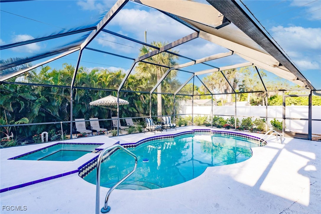 842 99th Avenue North Naples, FL 34108 - Photo 24 of 36