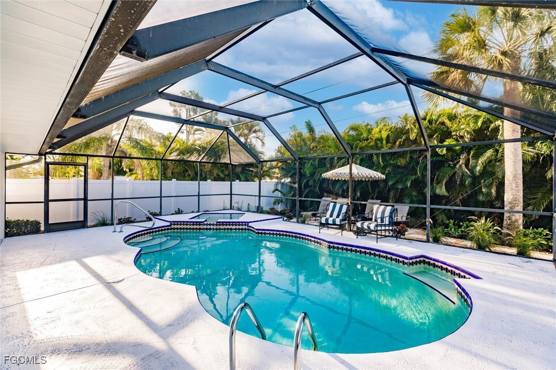 842 99th Avenue North Naples, FL 34108 - Photo 25 of 36