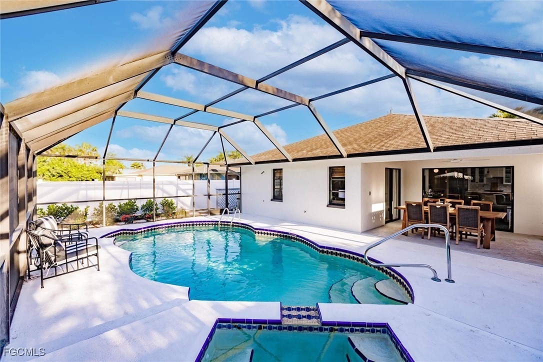 842 99th Avenue North Naples, FL 34108 - Photo 26 of 36