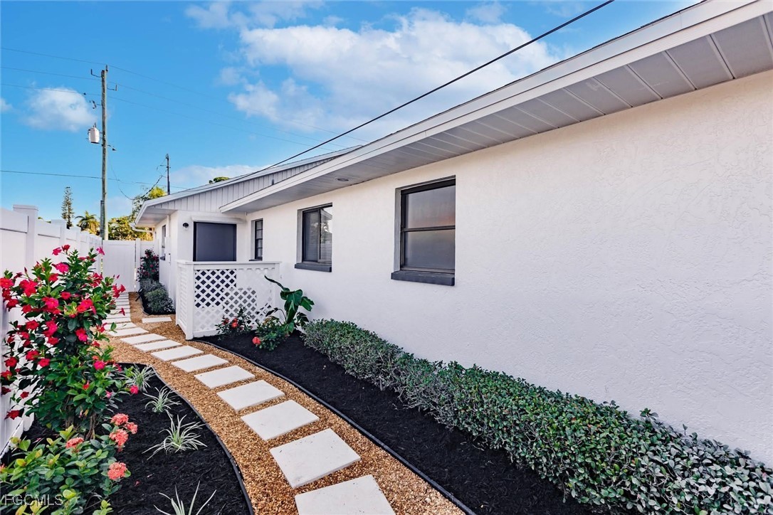 842 99th Avenue North Naples, FL 34108 - Photo 30 of 36