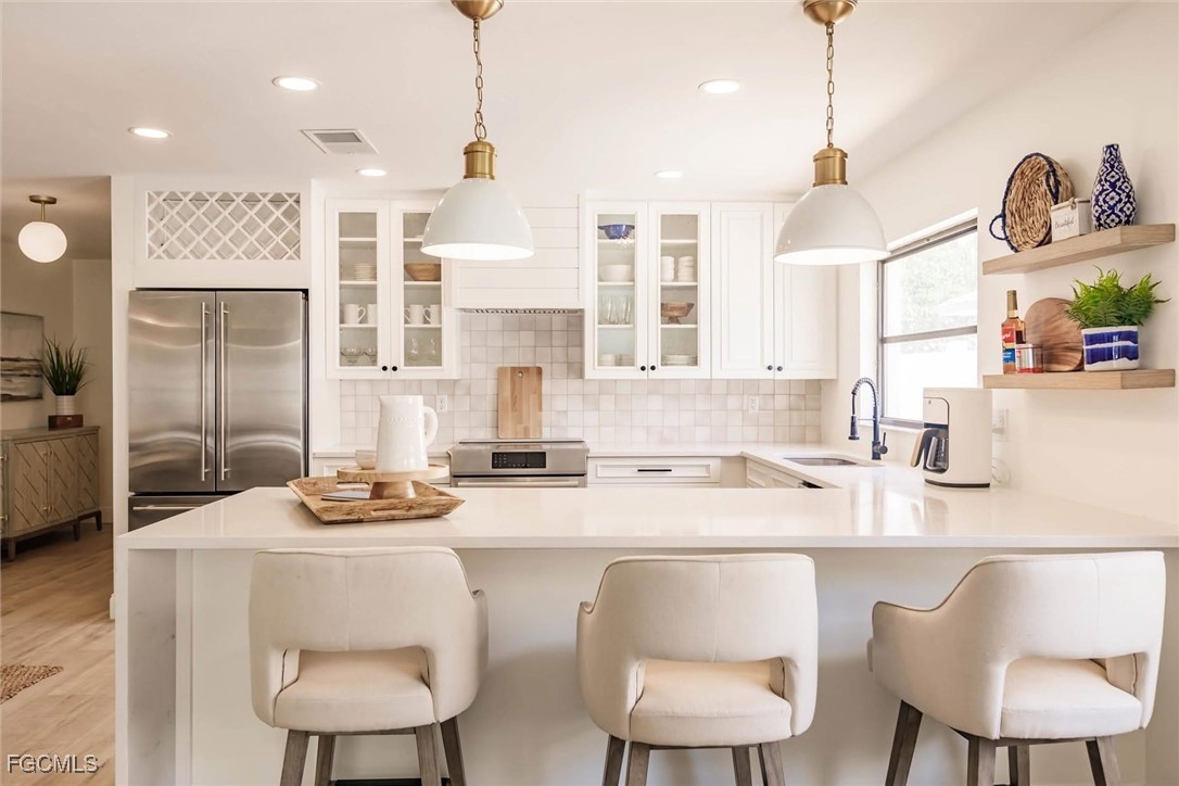 842 99th Avenue North Naples, FL 34108 - Photo 3 of 36