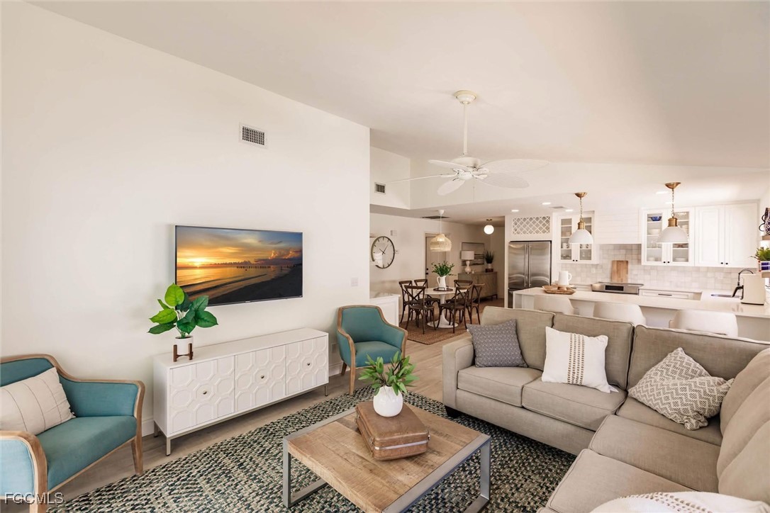 842 99th Avenue North Naples, FL 34108 - Photo 8 of 36