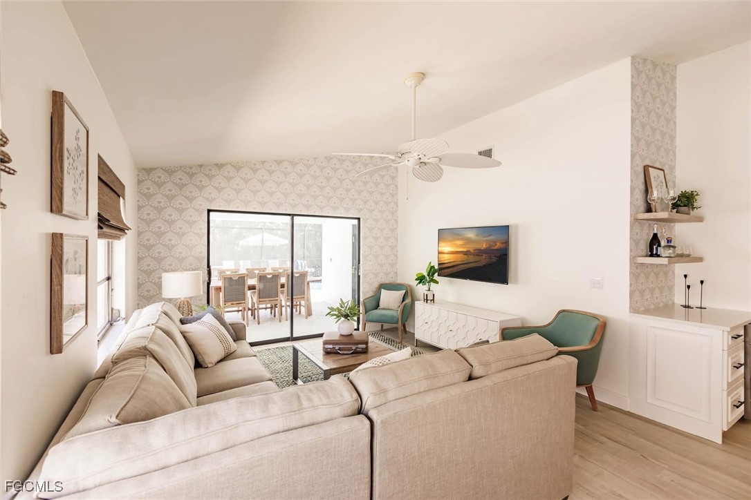 842 99th Avenue North Naples, FL 34108 - Photo 9 of 36