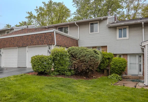 $235,000 | 585 Sharon Way, Bolingbrook, IL 60440