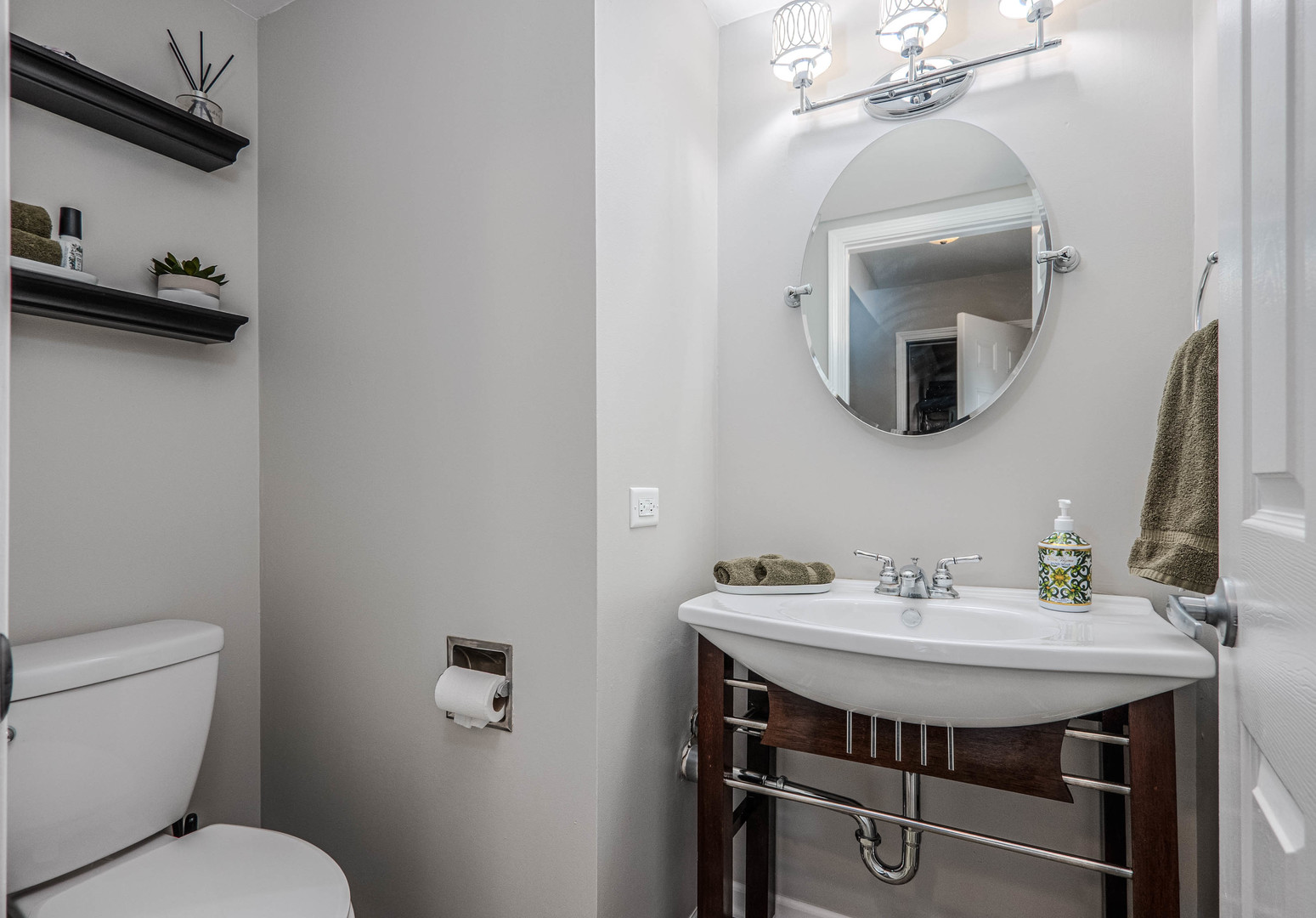 585 Sharon Way Bolingbrook, IL 60440 - Photo 12 of 21
