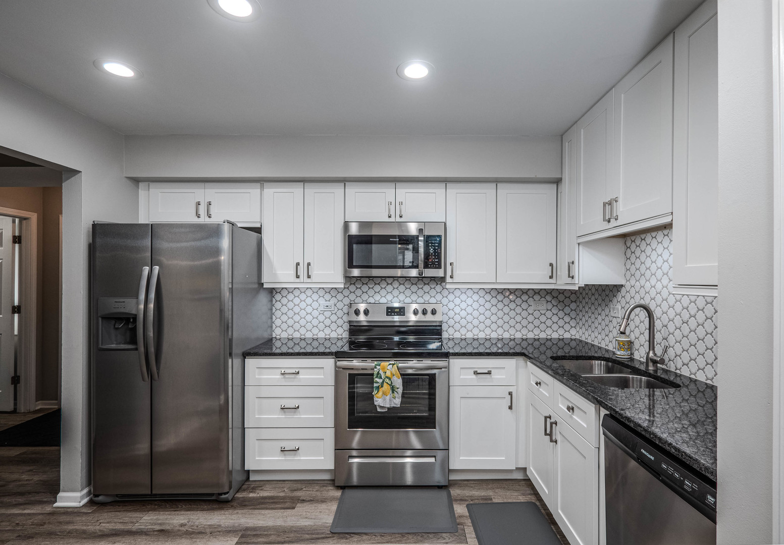 585 Sharon Way Bolingbrook, IL 60440 - Photo 5 of 21
