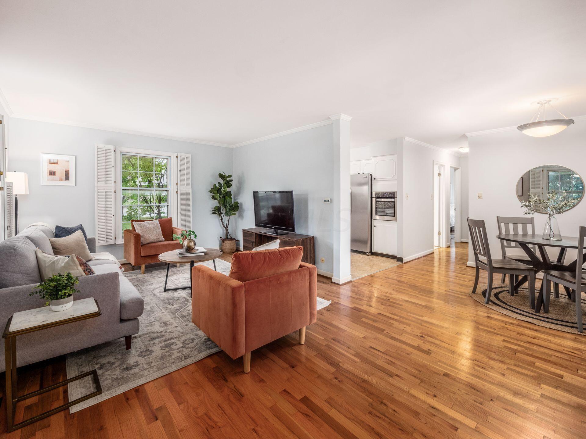 1631 Roxbury Road, Unit A2 Columbus, OH 43212 - Photo 35 of 38 Open floor plan - wonderful for entertaining!