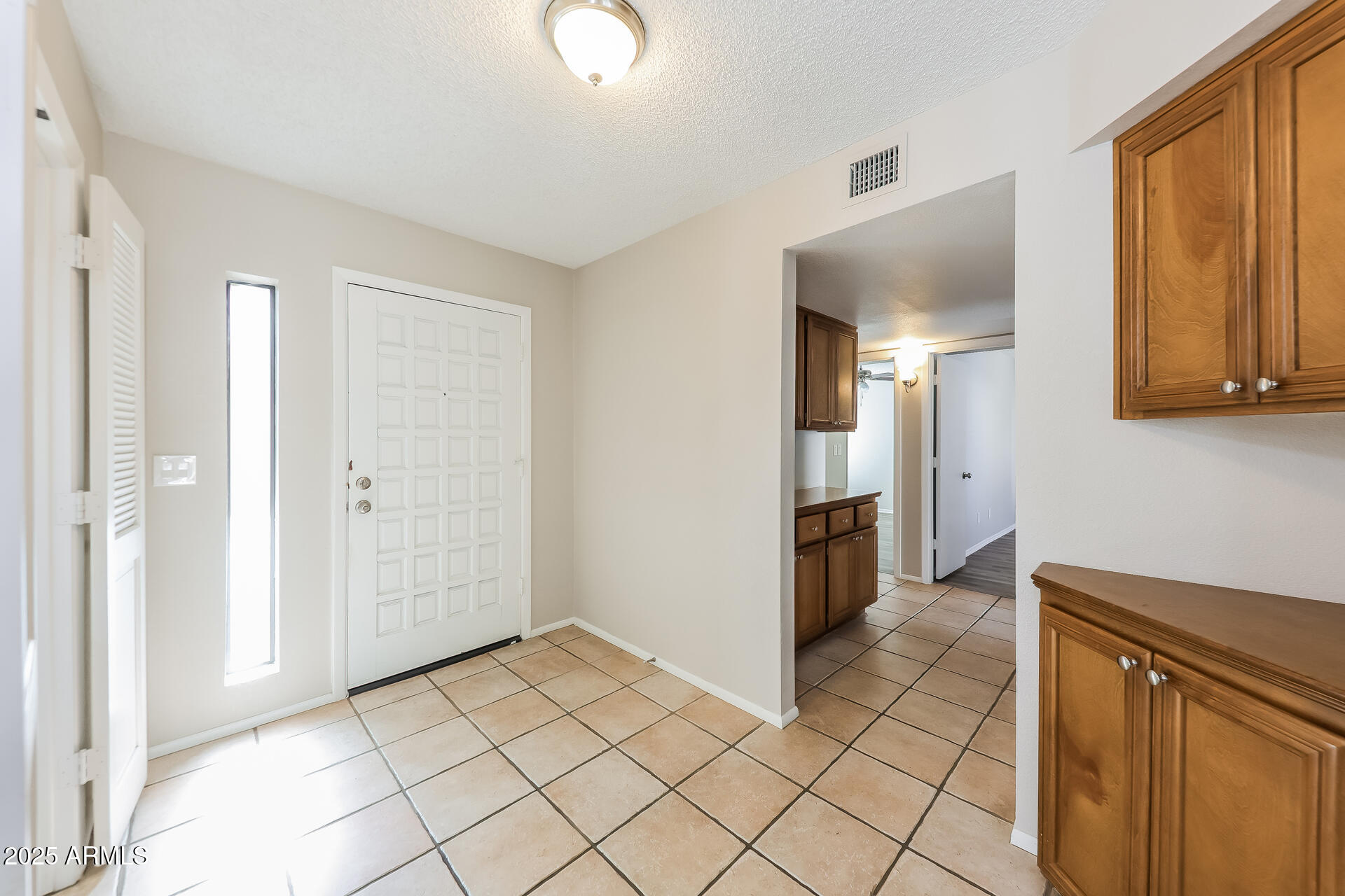 602 West Grandview Road Phoenix, AZ 85023 - Photo 8 of 26 008-photo-breakfast-nook-14301684