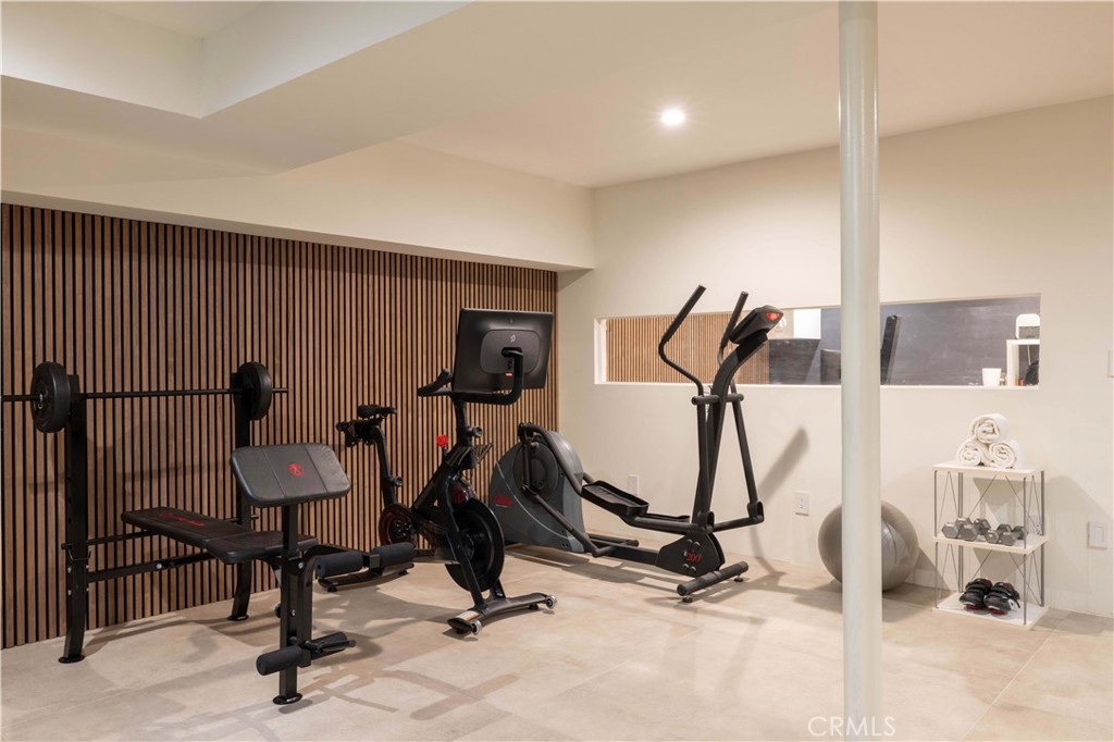 308 Vista Baya Costa Mesa, CA 92627 - Photo 14 of 20