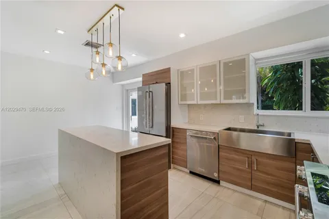 $9,500 | 550 West 49th Street, Miami Beach, FL 33140