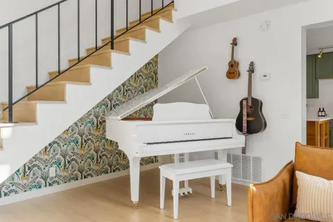 a view of entryway and hall