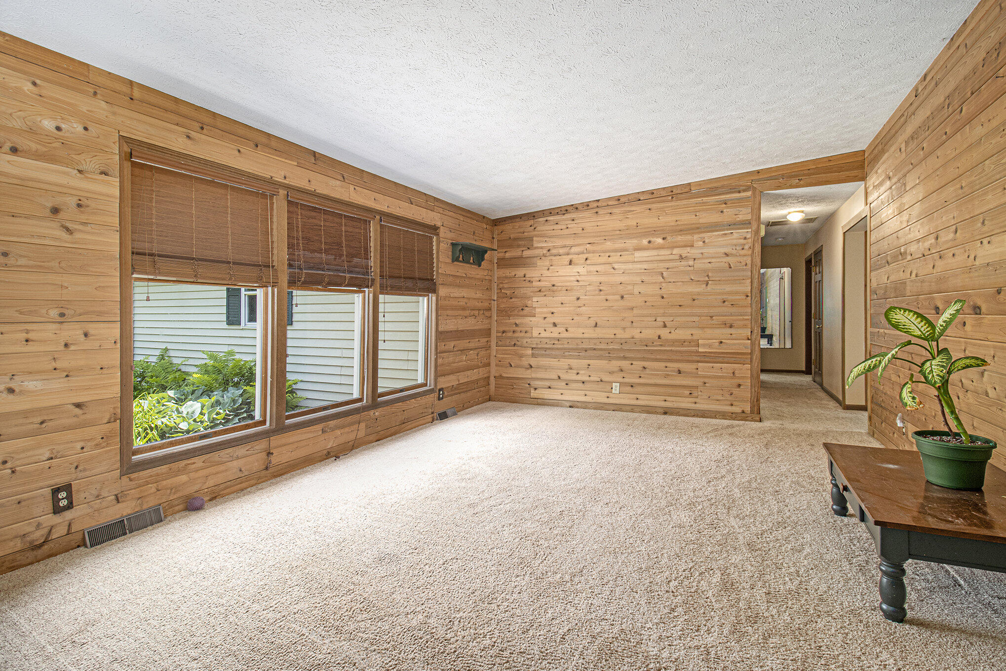5293 Bartonville Road Belding, MI 48809 - Photo 5 of 30 003_img_0067_886