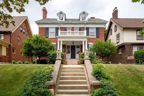 $895,000 | 2667 North Summit Avenue, Milwaukee, WI 53211