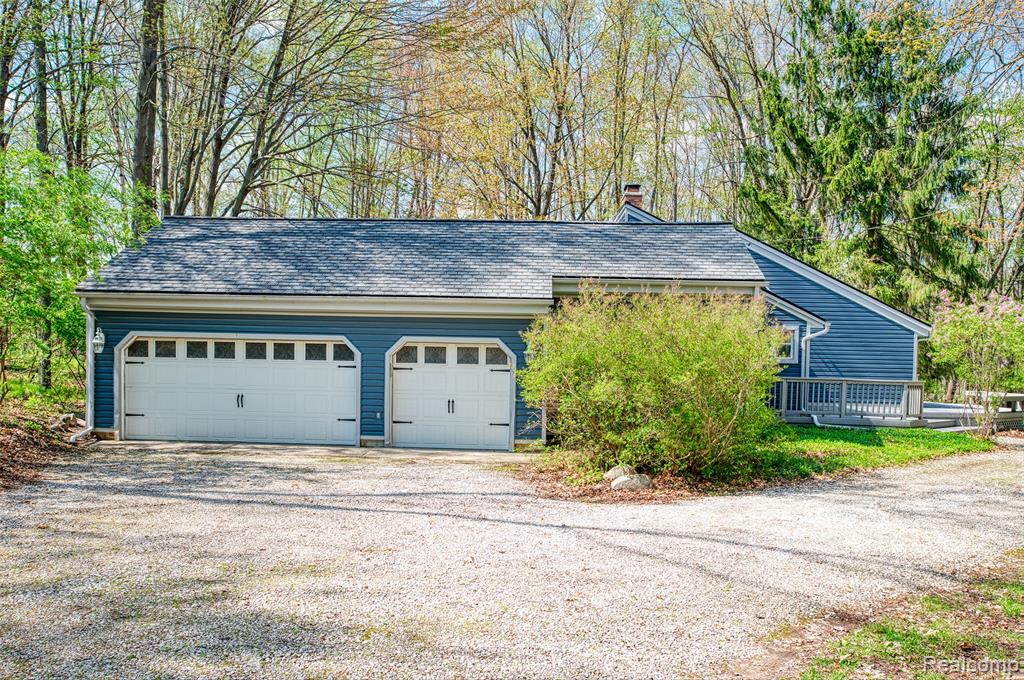 9800 Roberts Road Gregory, MI 48137 - Photo 4 of 67