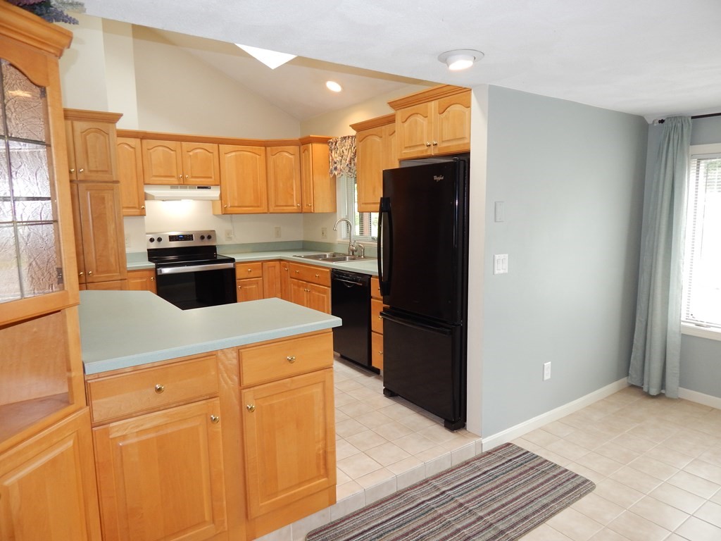 7 Hathaway Road Wilmington, MA 01887 - Photo 5 of 14 Gallery Image 5