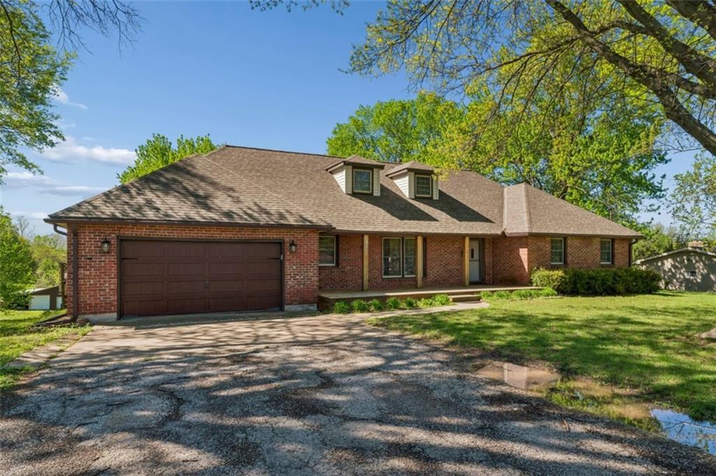 18611 East Salisbury Road Independence, MO 64056 - Photo 3 of 77