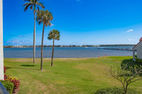 $649,000 | 8200 Lakeshore Drive, Unit 2010, Hypoluxo, FL 33462