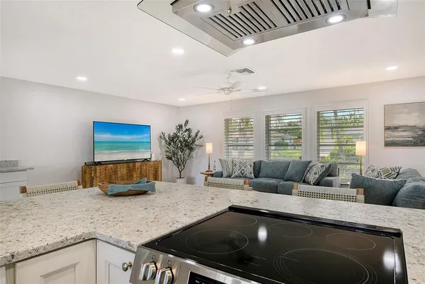 $8,250 | 6722 Roxbury Drive, Sarasota, FL 34231