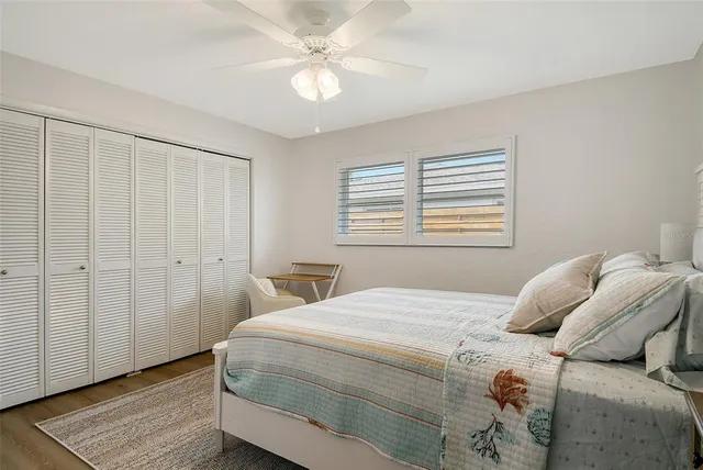 a car parked in front of a building