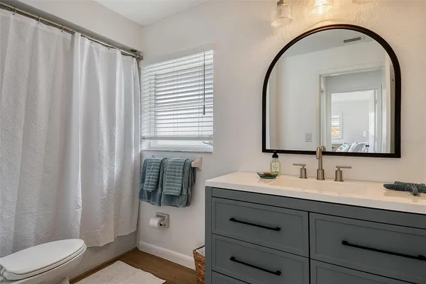 $8,250 | 6722 Roxbury Drive, Sarasota, FL 34231