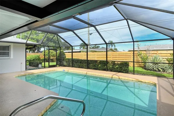 $8,250 | 6722 Roxbury Drive, Sarasota, FL 34231