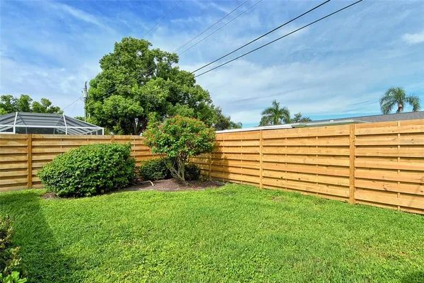 $8,250 | 6722 Roxbury Drive, Sarasota, FL 34231