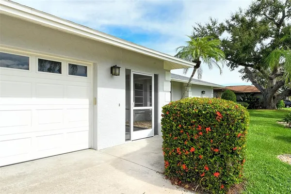 $8,250 | 6722 Roxbury Drive, Sarasota, FL 34231