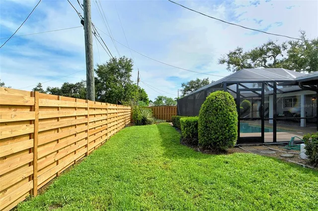 $8,000 | 6722 Roxbury Drive, Sarasota, FL 34231