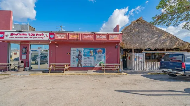 $8,000 | 6722 Roxbury Drive, Sarasota, FL 34231