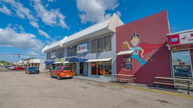 $8,000 | 6722 Roxbury Drive, Sarasota, FL 34231