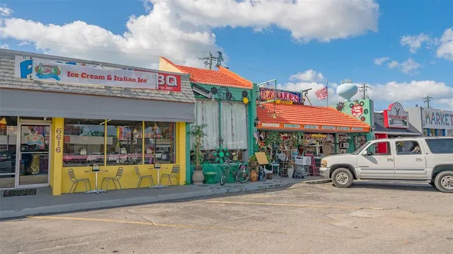 $8,000 | 6722 Roxbury Drive, Sarasota, FL 34231