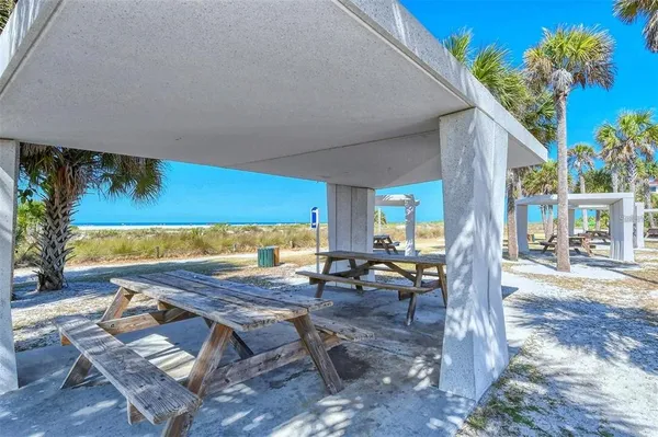 $8,250 | 6722 Roxbury Drive, Sarasota, FL 34231