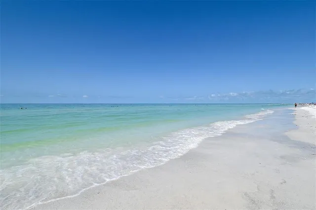 $8,000 | 6722 Roxbury Drive, Sarasota, FL 34231