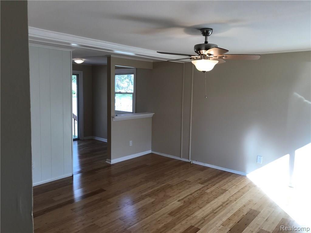 622 Snyder Road Highland, MI 48357 - Photo 3 of 17 312E36A4-3DE2-49A2-8232-565774488E73.jpeg