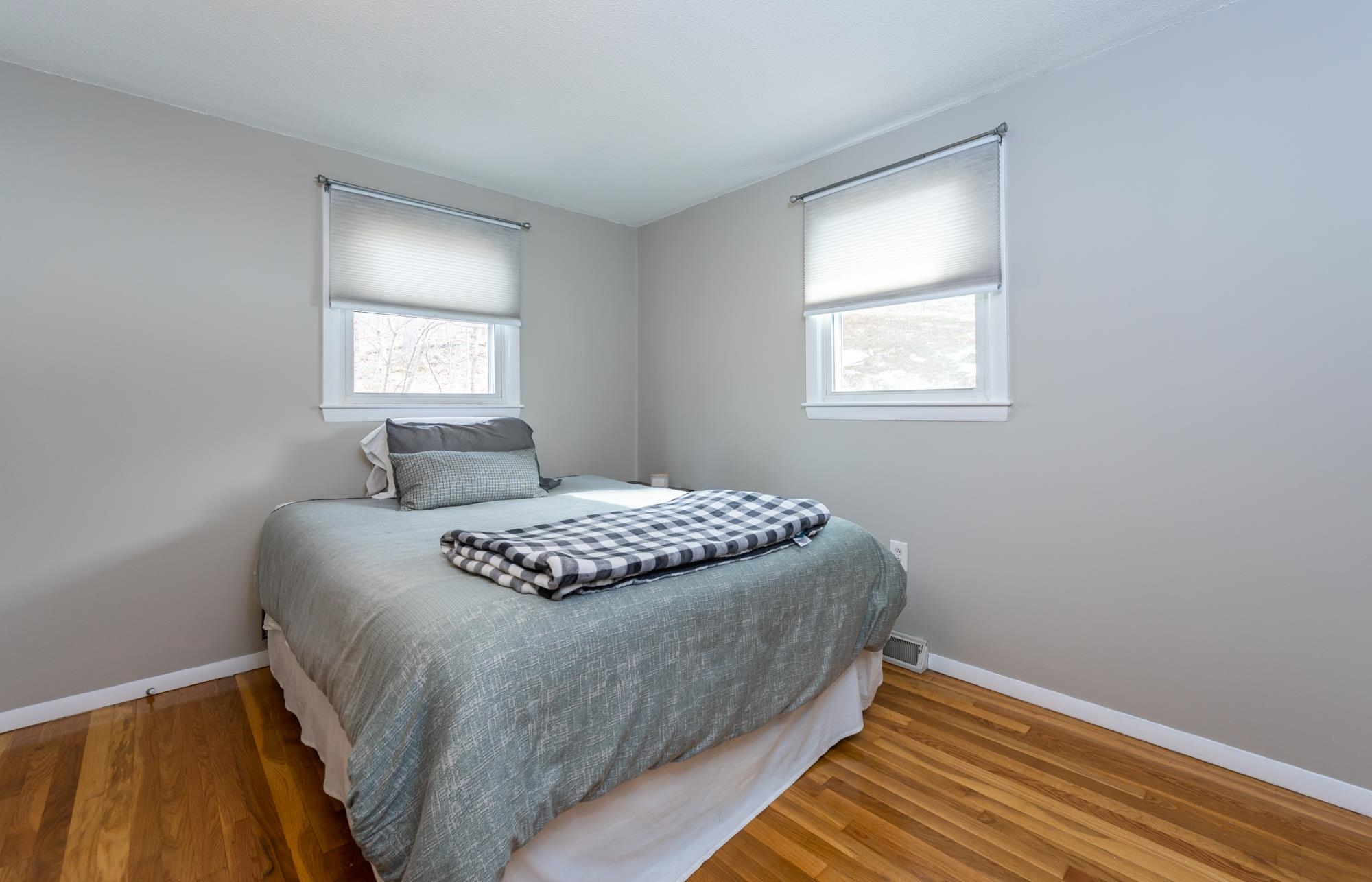 13 Shetland Road Nashua, NH 03062 - Photo 17 of 35 Gallery Image 17