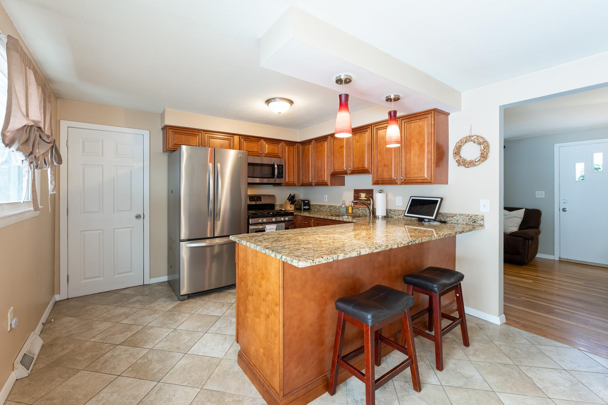 13 Shetland Road Nashua, NH 03062 - Photo 5 of 35 Gallery Image 5