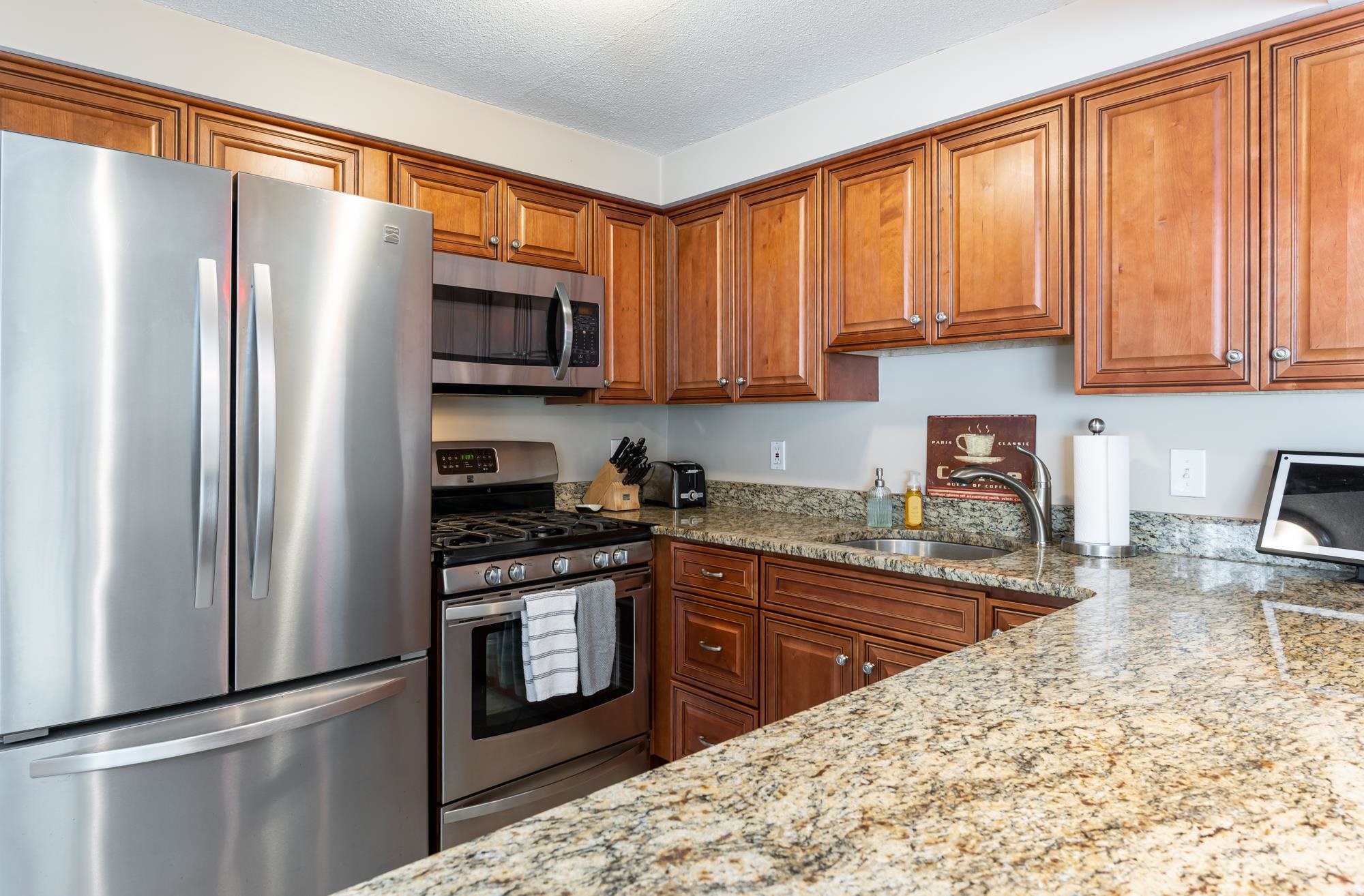 13 Shetland Road Nashua, NH 03062 - Photo 6 of 35 Gallery Image 6