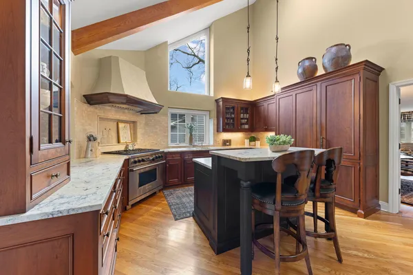 $1,475,000 | 646 Highview Avenue, Glen Ellyn, IL 60137