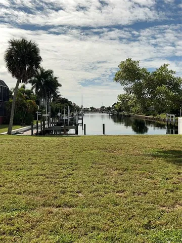 $1,800 | 21811 Edgewater Drive, Port Charlotte, FL 33952