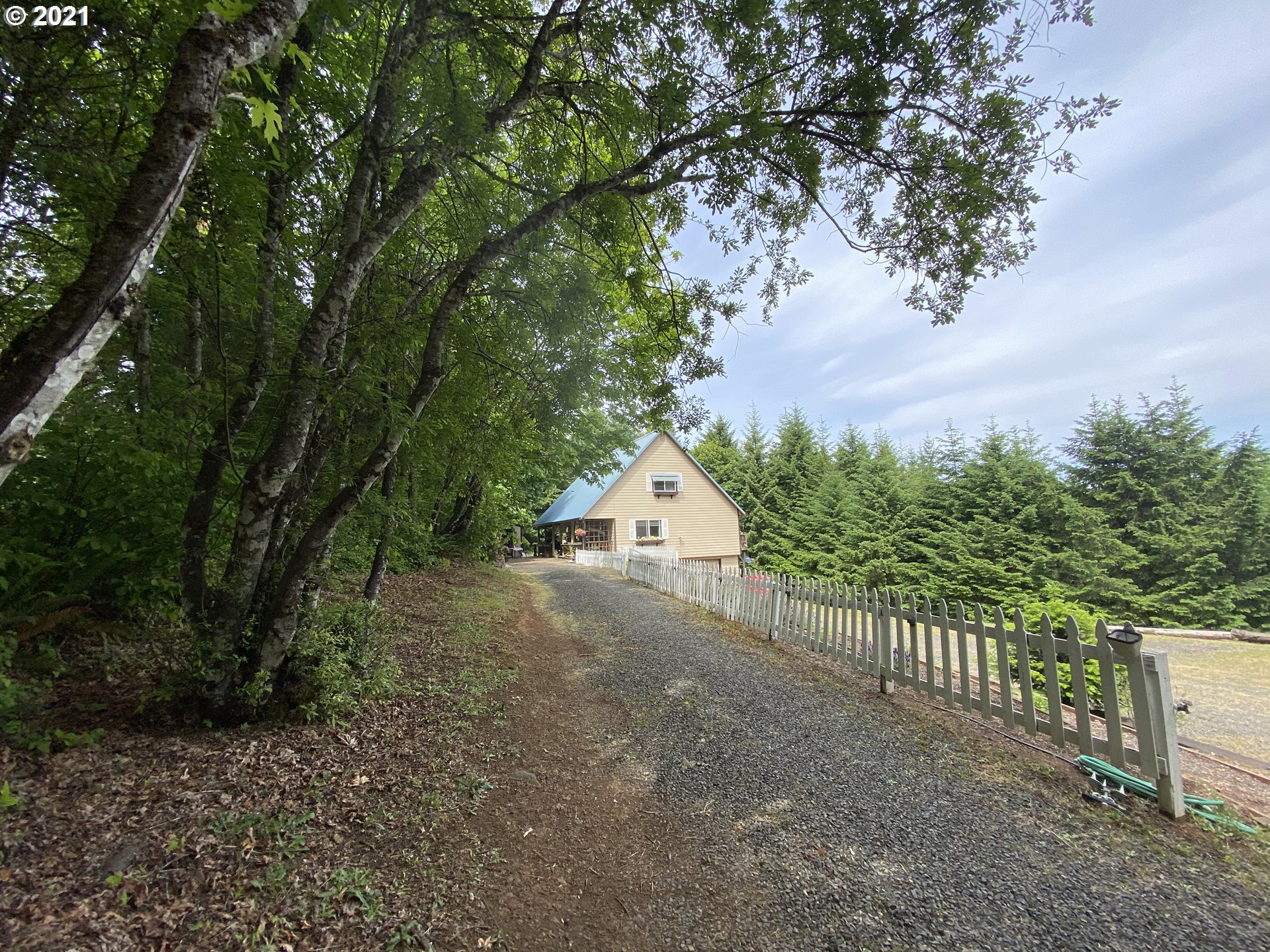 928 Southwest Stepien Road Gaston, OR 97119 - Photo 2 of 28 Gallery Image 2