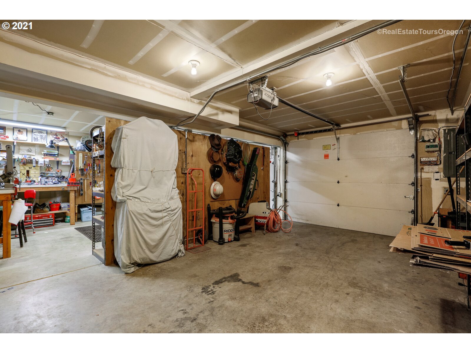 928 Southwest Stepien Road Gaston, OR 97119 - Photo 22 of 28 Gallery Image 22