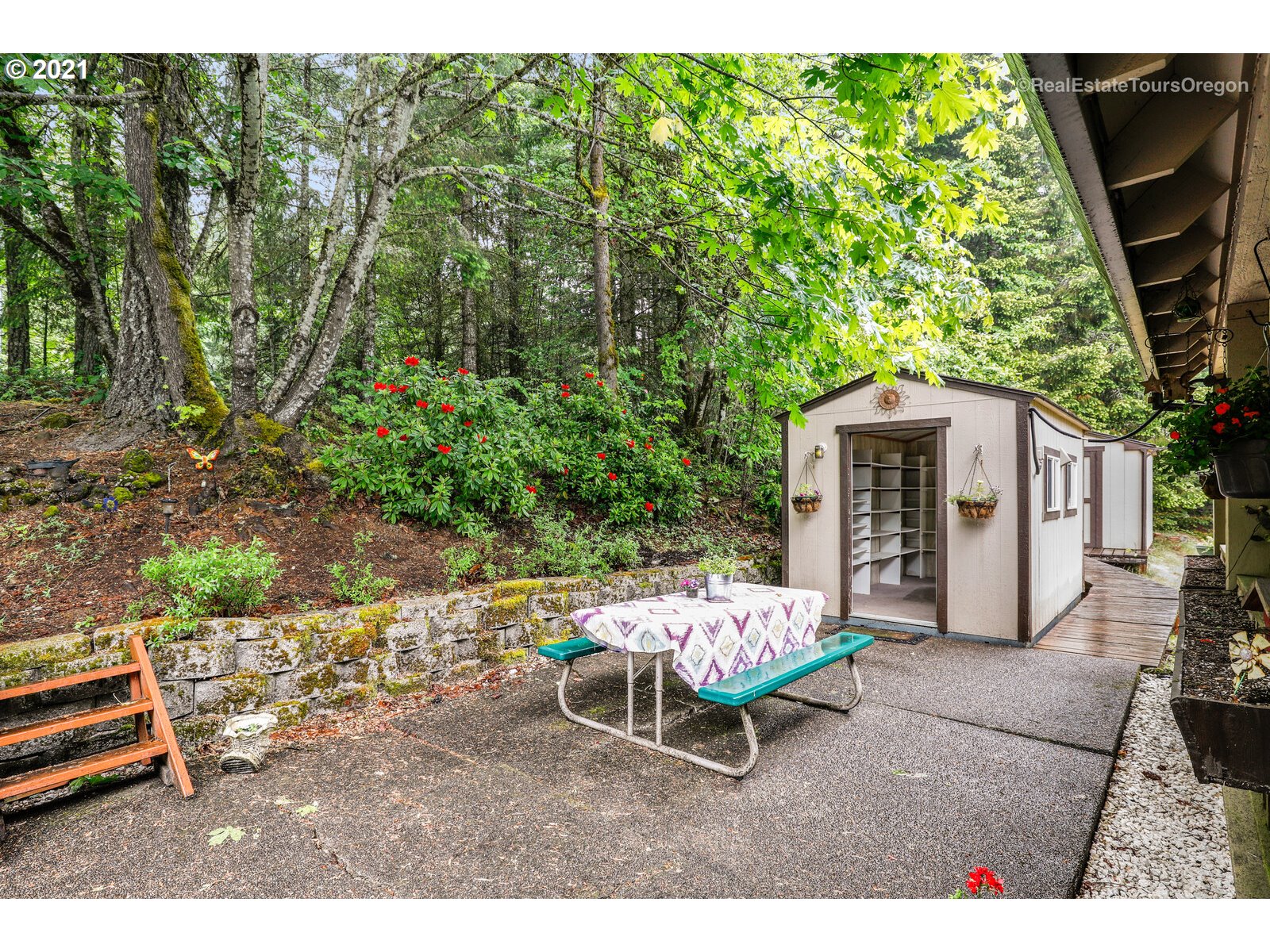 928 Southwest Stepien Road Gaston, OR 97119 - Photo 5 of 28 Gallery Image 5