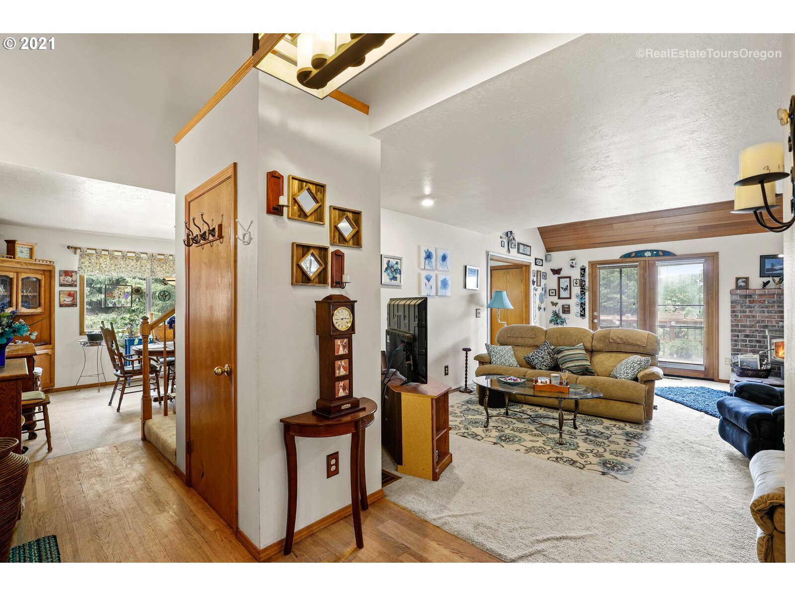928 Southwest Stepien Road Gaston, OR 97119 - Photo 7 of 28 Gallery Image 7