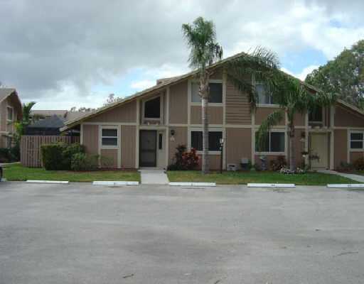 81 Maplecrest Circle, Unit 81 Jupiter, FL 33458 - Photo 1 of 12 Primary Photo