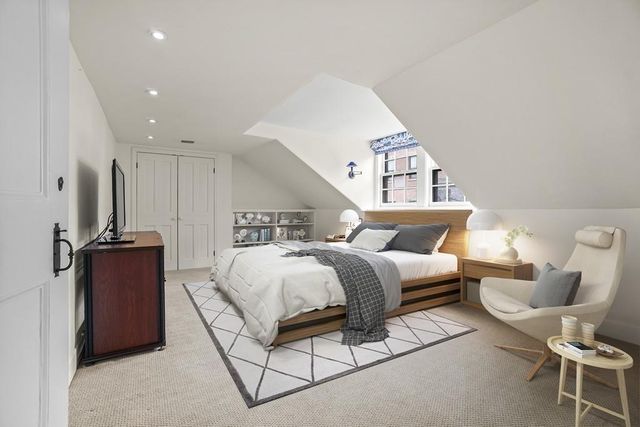 $4,550,000 | 20 West Cedar Street, Boston, MA 02108