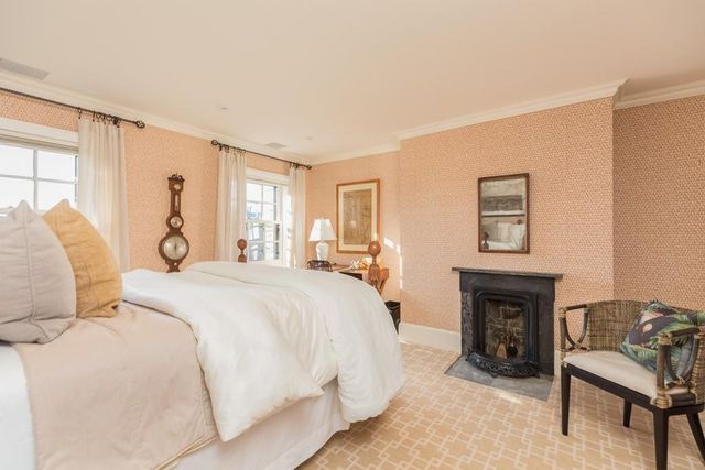 $4,550,000 | 20 West Cedar Street, Boston, MA 02108