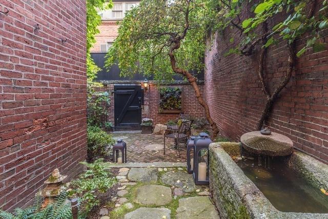 $4,550,000 | 20 West Cedar Street, Boston, MA 02108