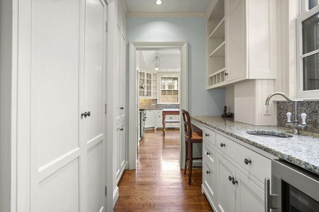 $4,550,000 | 20 West Cedar Street, Boston, MA 02108